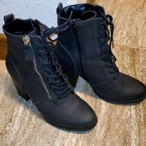 XOXO ankle boot